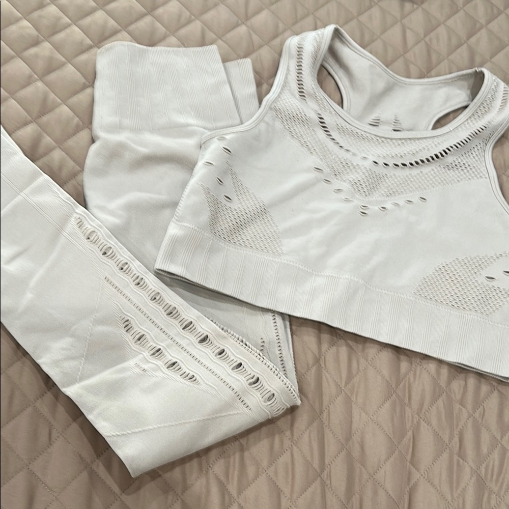 SAVVI 2-pc. Mantra Leggings & Sports Bra Set - Picture 2 of 10